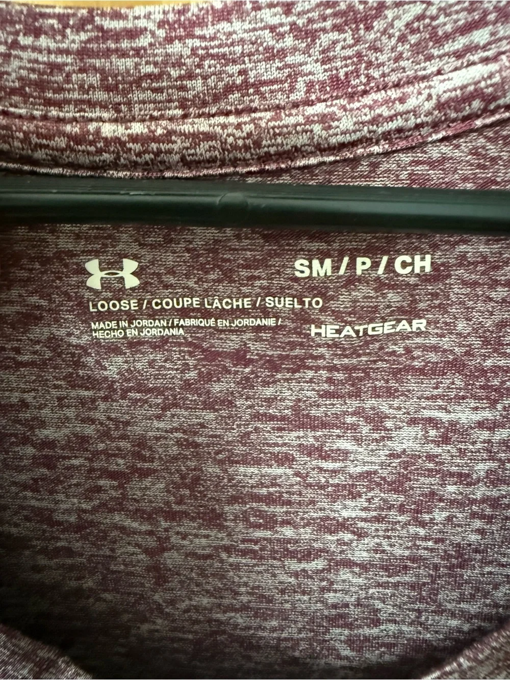 Like New, Women’s Size Small Under Armour T-Shirt Burgundy Colored - Picture 3 of 5